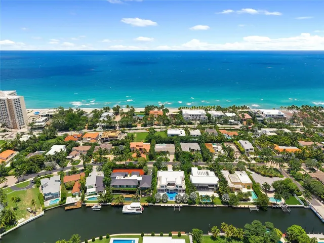 $8,900,000 | 620 Ocean Boulevard, Golden Beach, FL 33160