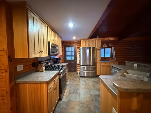 $299,999 | 9320 North 600th Avenue, Hennepin, IL 61327