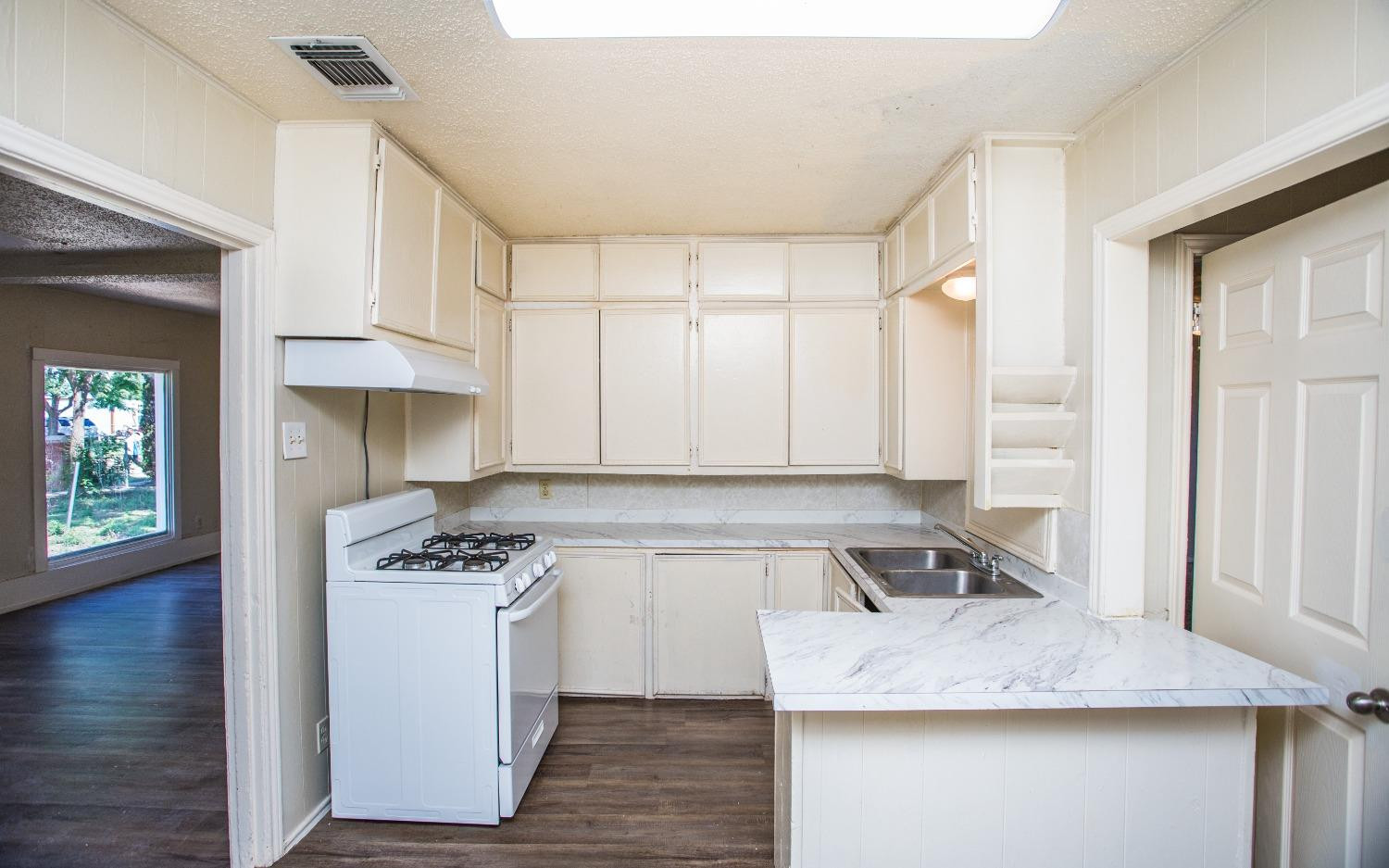 307 Waco Avenue Lubbock, TX 79415 - Photo 8 of 30 Photo 8