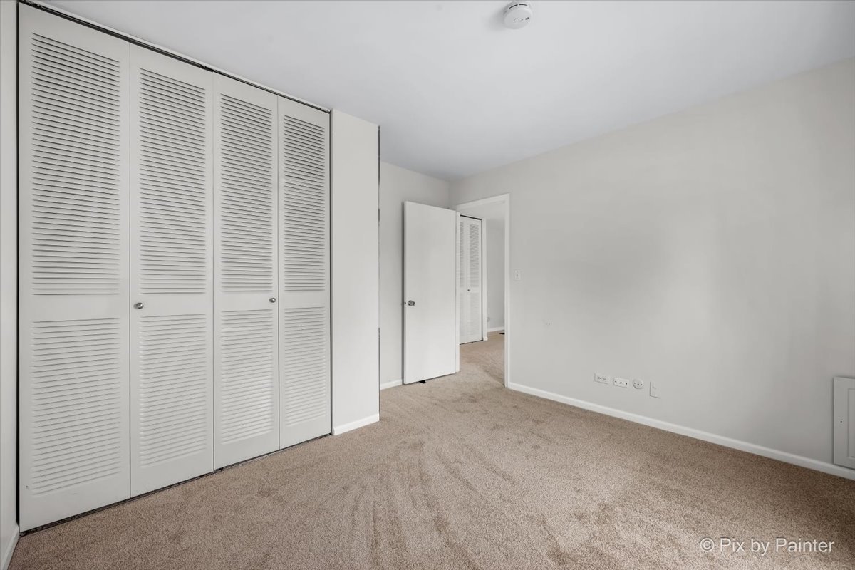 20 Red Oak Trail Cary, IL 60013 - Photo 18 of 27 a view of an empty room