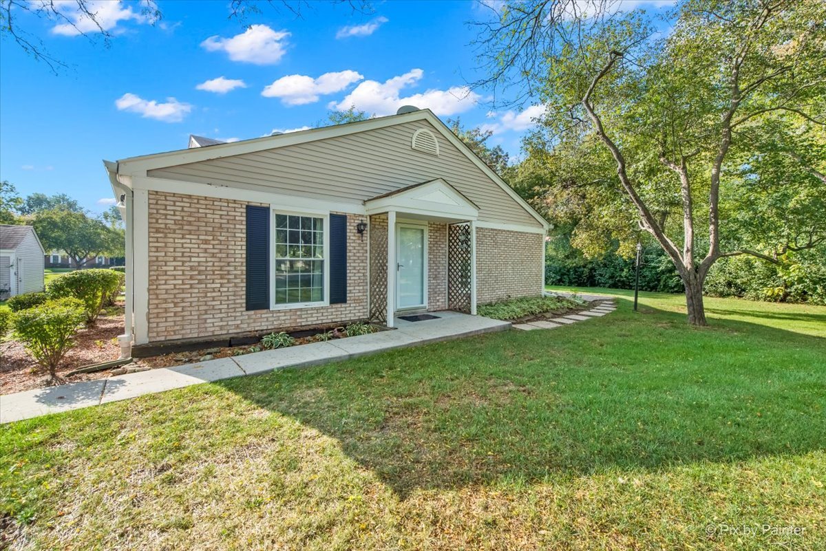 20 Red Oak Trail Cary, IL 60013 - Photo 22 of 27 a view of a house with a yard