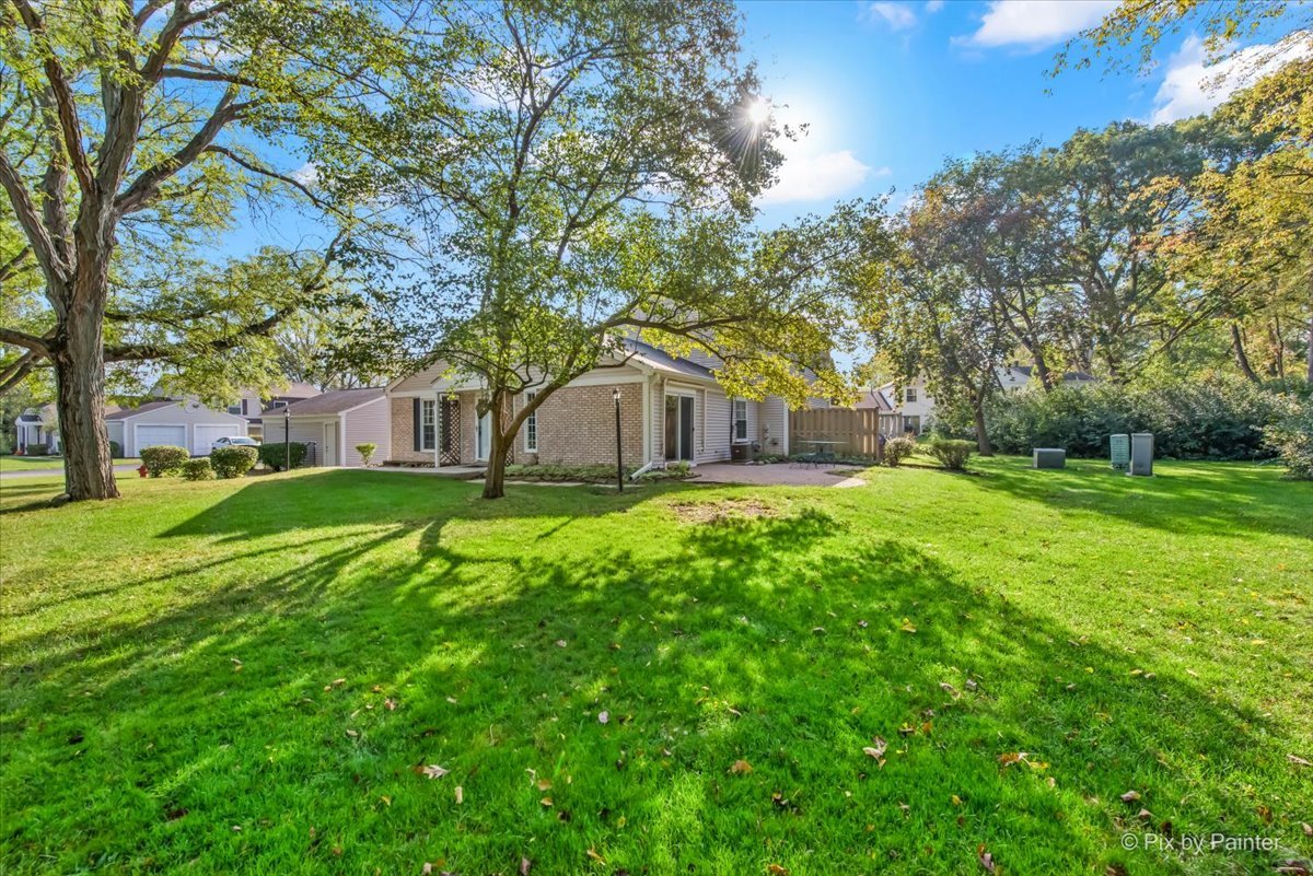 20 Red Oak Trail Cary, IL 60013 - Photo 27 of 27 a house view with a garden space
