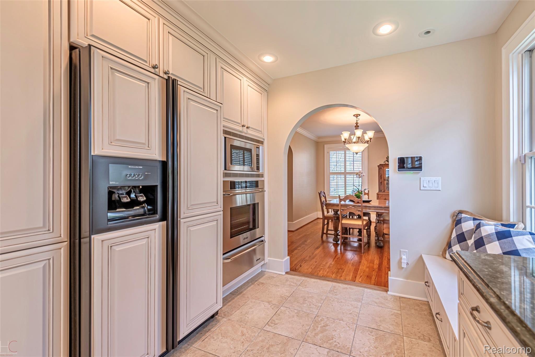 540 Rivenoak Street Birmingham, MI 48009 - Photo 12 of 34 Premium Appliances