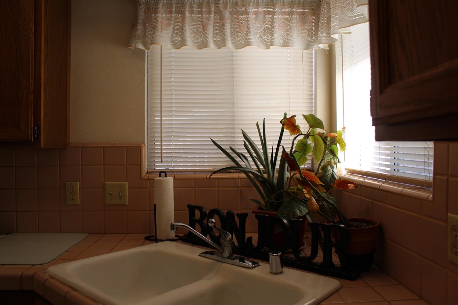339 East Sycamore Avenue Reedley, CA 93654 - Photo 6 of 10 Gallery Image 6