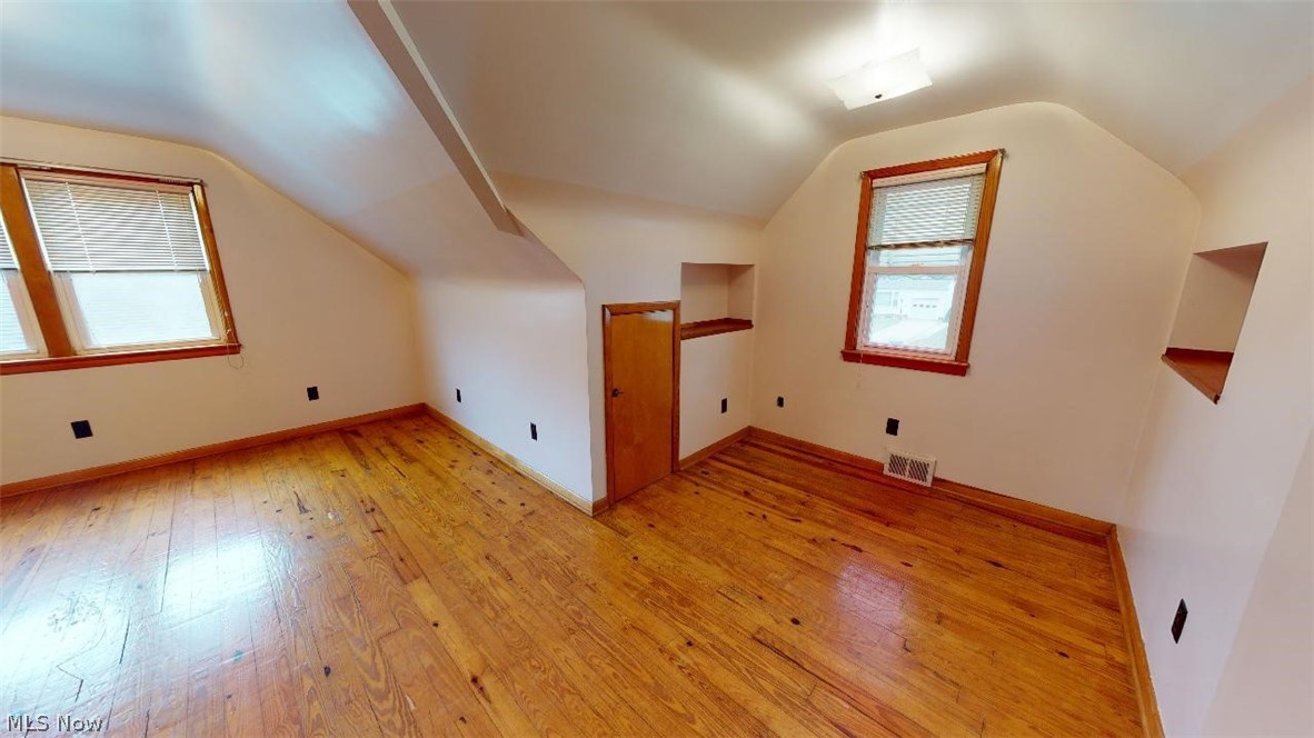 1389 Sunview Road Lyndhurst, OH 44124 - Photo 15 of 26