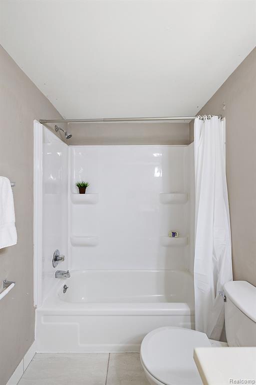 28696 Roxbury Street Farmington Hills, MI 48331 - Photo 28 of 55