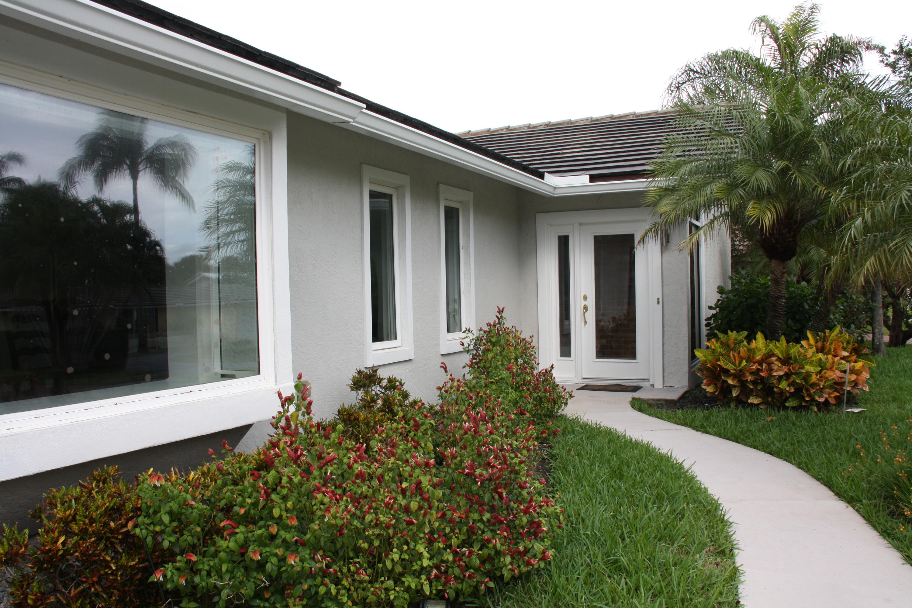 152 Beacon Lane Jupiter Inlet Colony, FL 33469 - Photo 2 of 15 IMG_2128