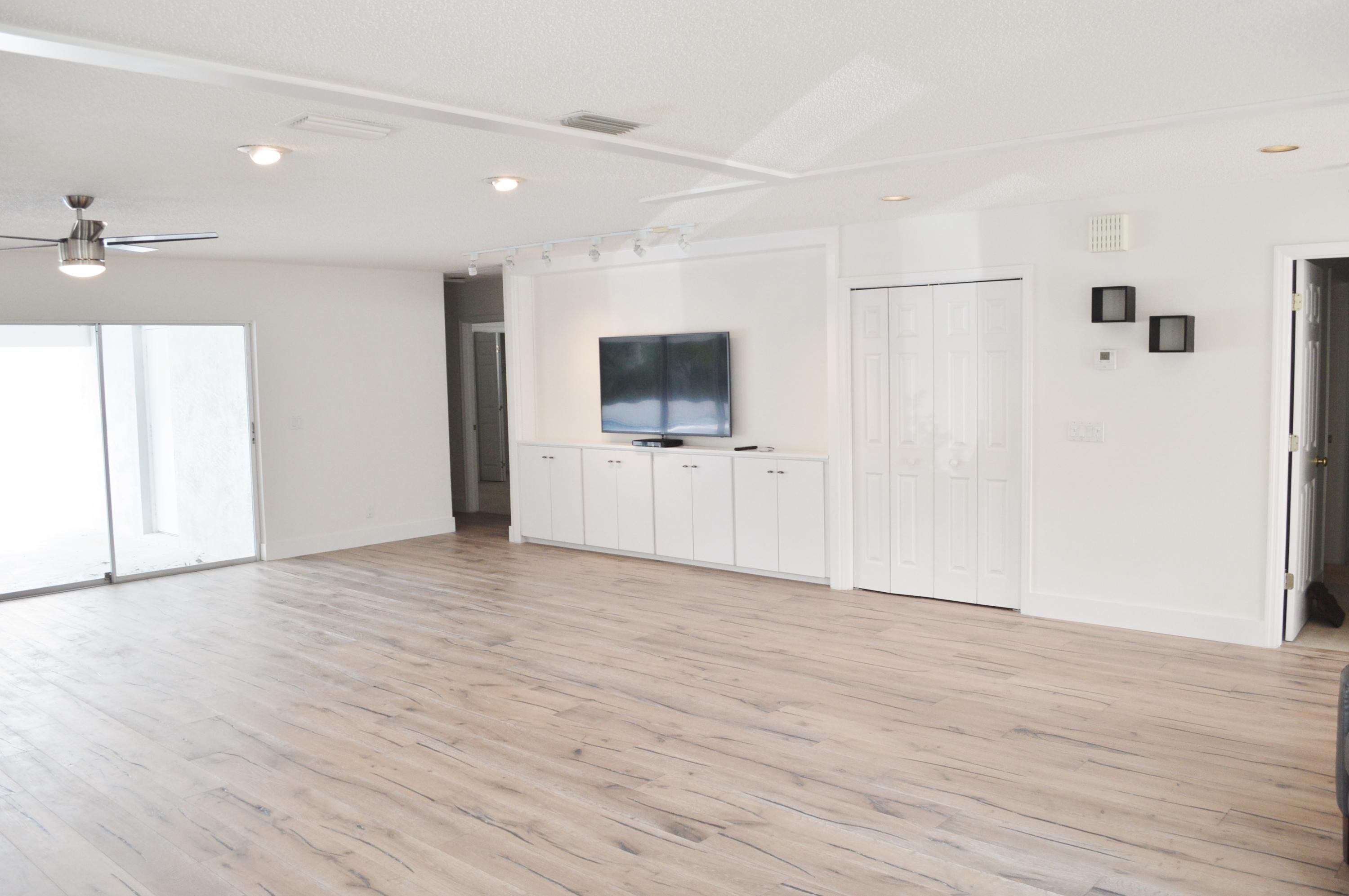 152 Beacon Lane Jupiter Inlet Colony, FL 33469 - Photo 4 of 15 DSC_0071
