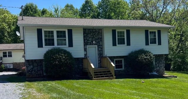 $2,000 | 148 Green Pond Road, Johnson City, TN 37604