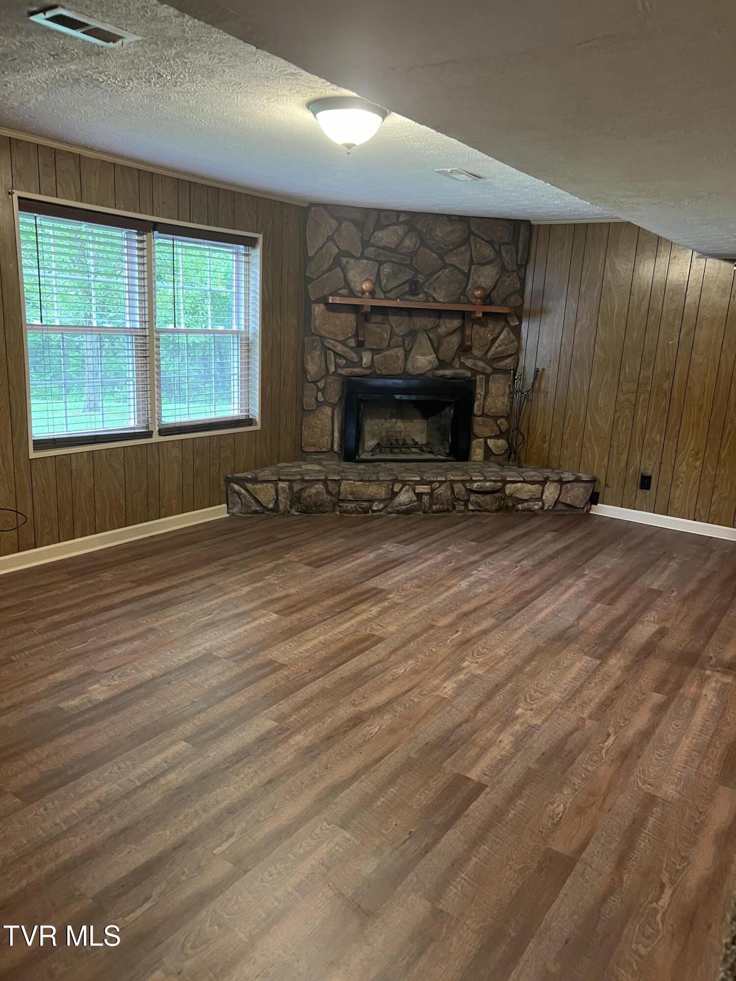 148 Green Pond Road Johnson City, TN 37604 - Photo 6 of 6 IMG_1737