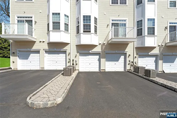 $449,000 | 10 Iris Lane, Unit 605, Garfield, NJ 07026