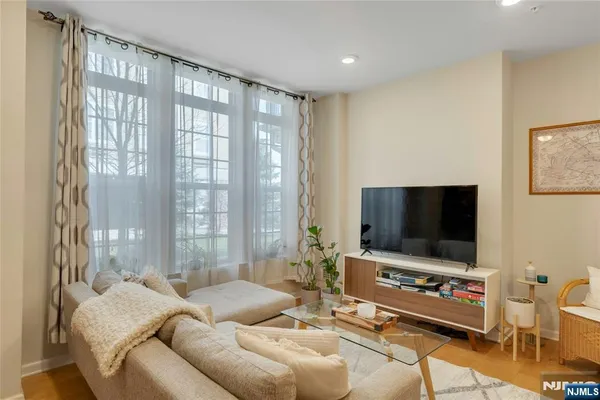 $449,000 | 10 Iris Lane, Unit 605, Garfield, NJ 07026