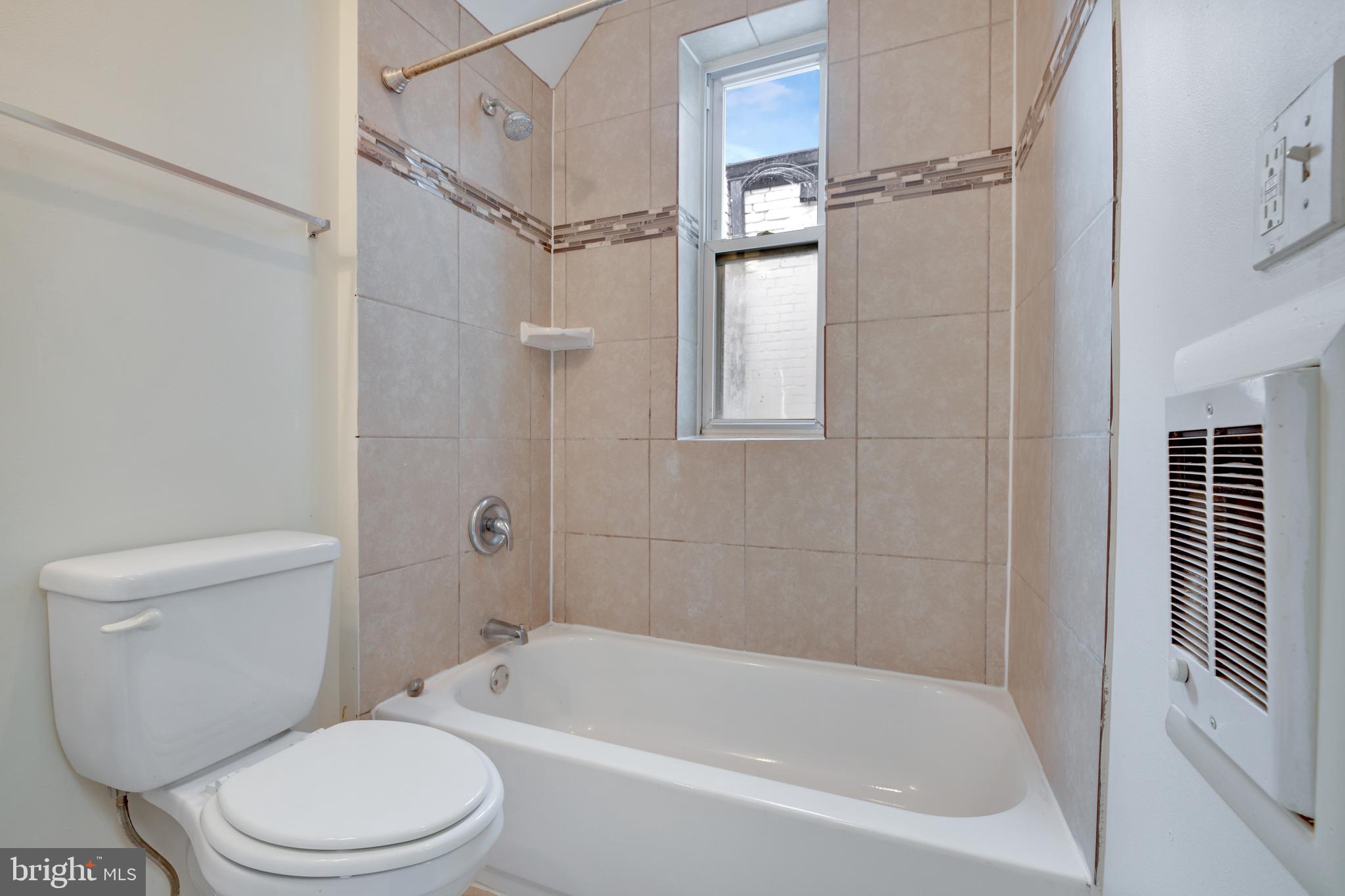 618 Columbia Road Northwest Washington, DC 20001 - Photo 5 of 15