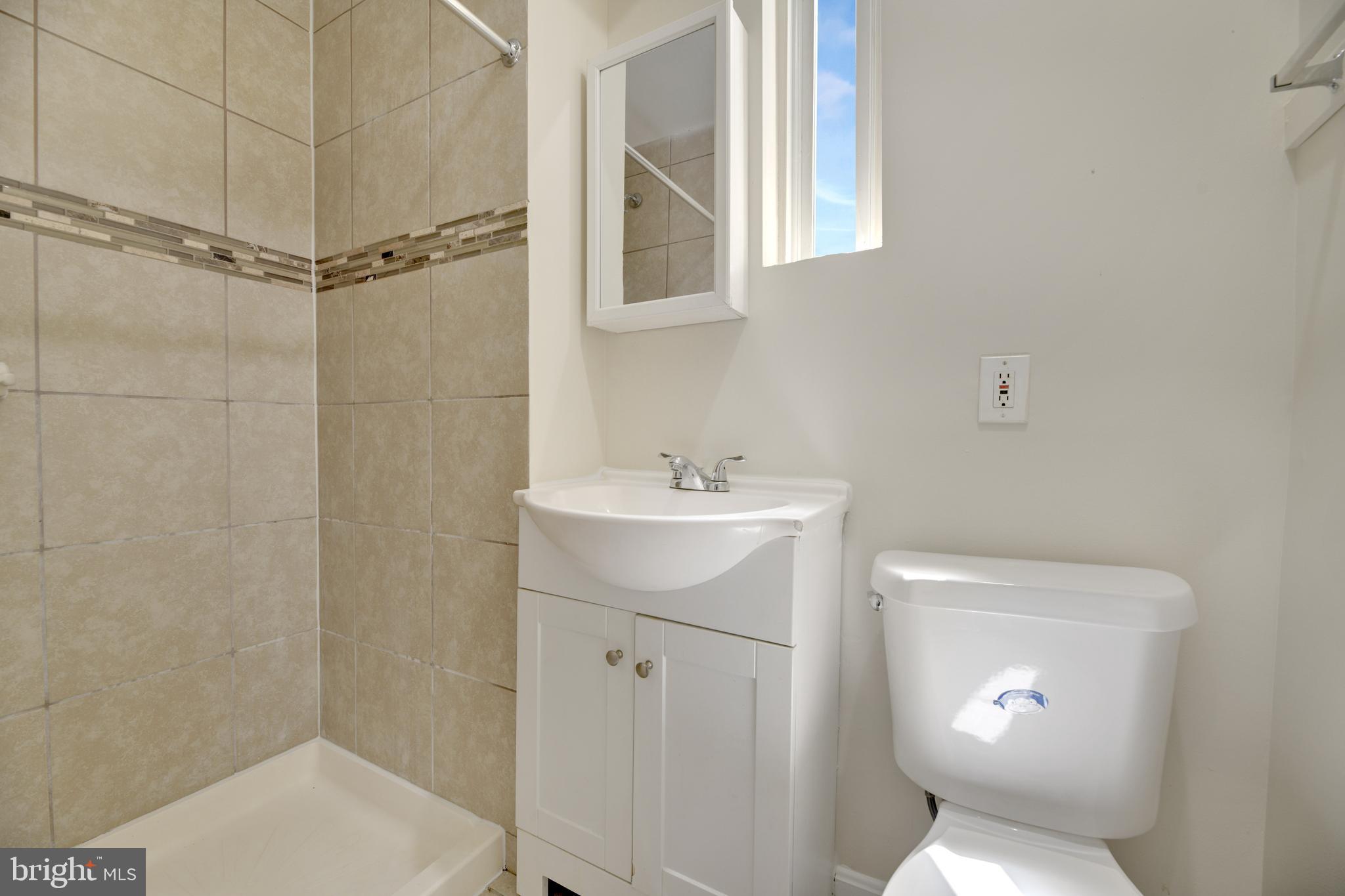 618 Columbia Road Northwest Washington, DC 20001 - Photo 9 of 15