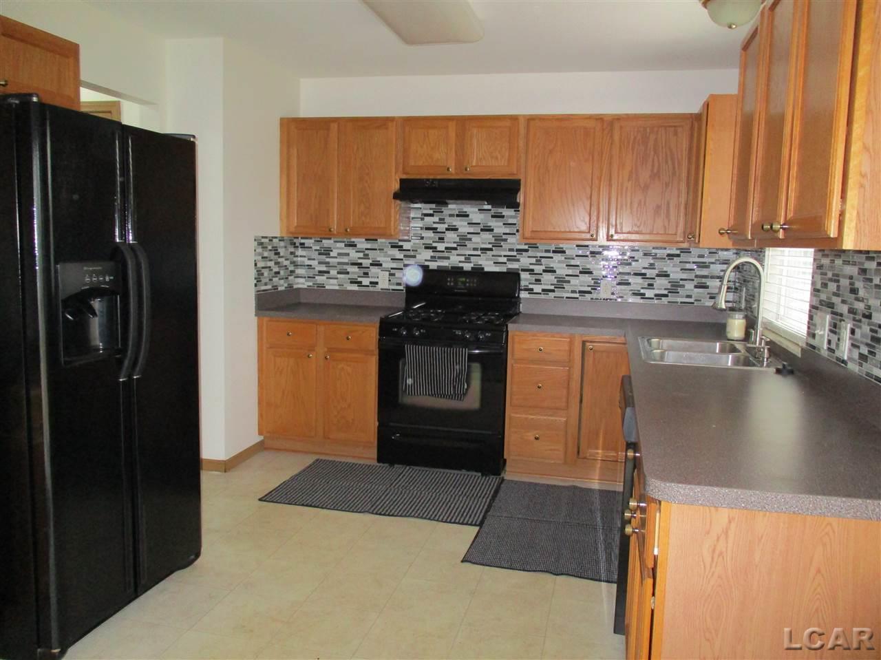 869 Hunting Creek Road, Unit CREEKS Temperance, MI 48182 - Photo 16 of 60 Gallery Image 16