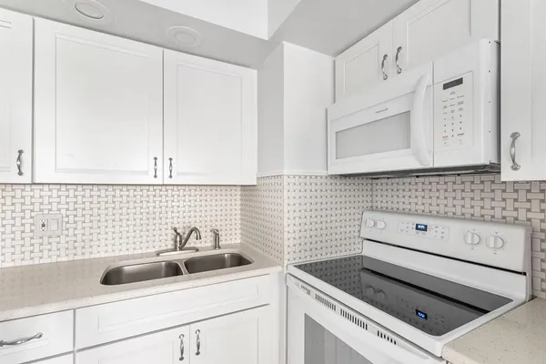 $1,400 | 78 Boundary Boulevard, Unit 192, Rotonda West, FL 33947
