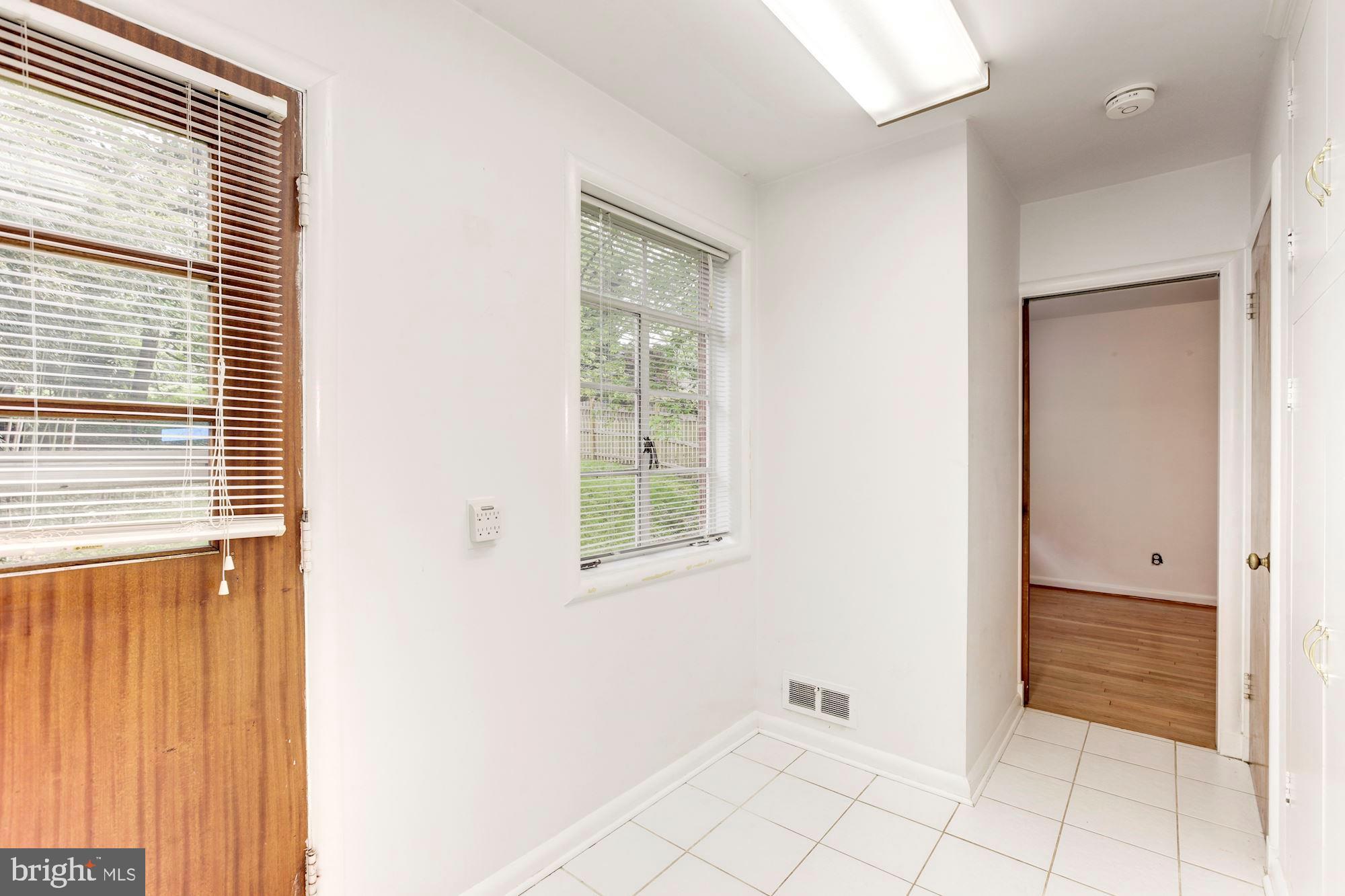 4625 Edgefield Road Bethesda, MD 20814 - Photo 11 of 27 Gallery Image 11