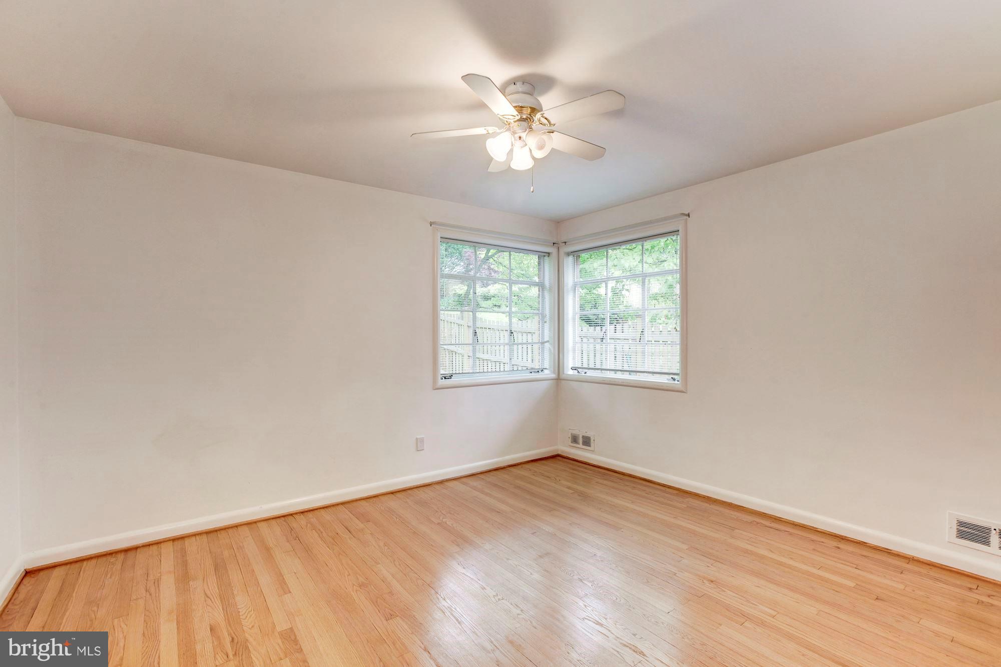 4625 Edgefield Road Bethesda, MD 20814 - Photo 15 of 27 Bedroom