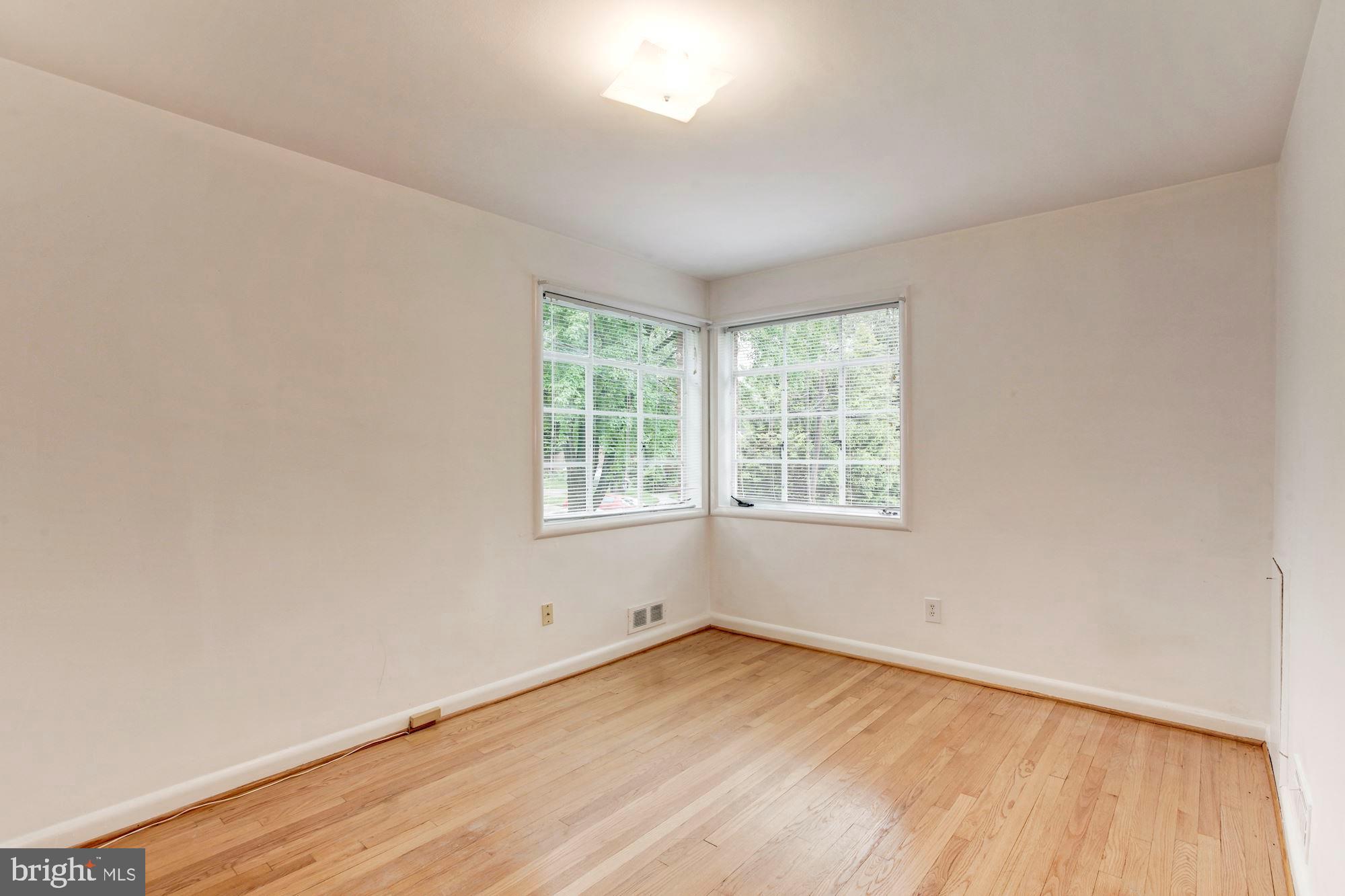 4625 Edgefield Road Bethesda, MD 20814 - Photo 18 of 27 Gallery Image 18