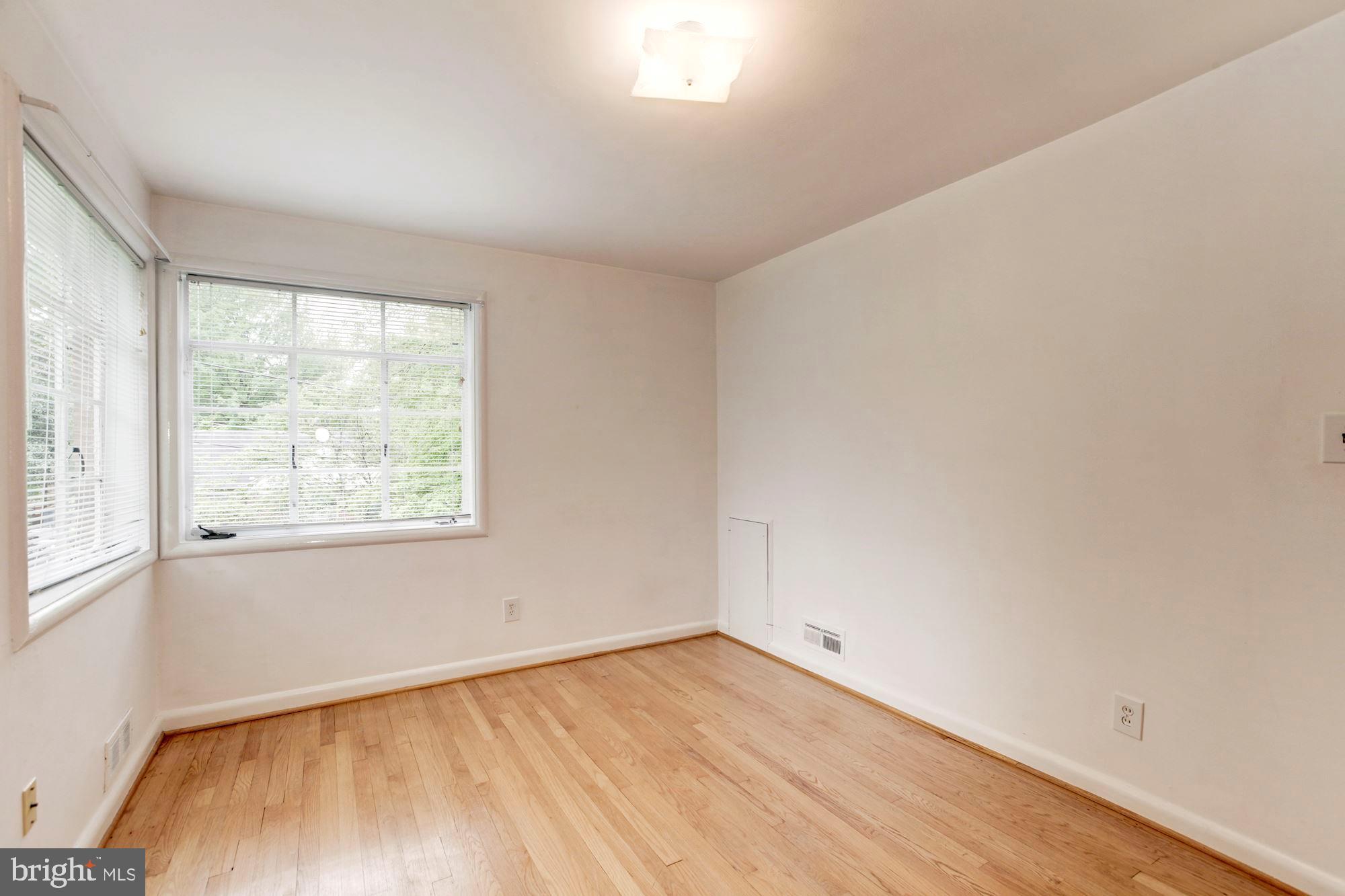 4625 Edgefield Road Bethesda, MD 20814 - Photo 19 of 27 Gallery Image 19