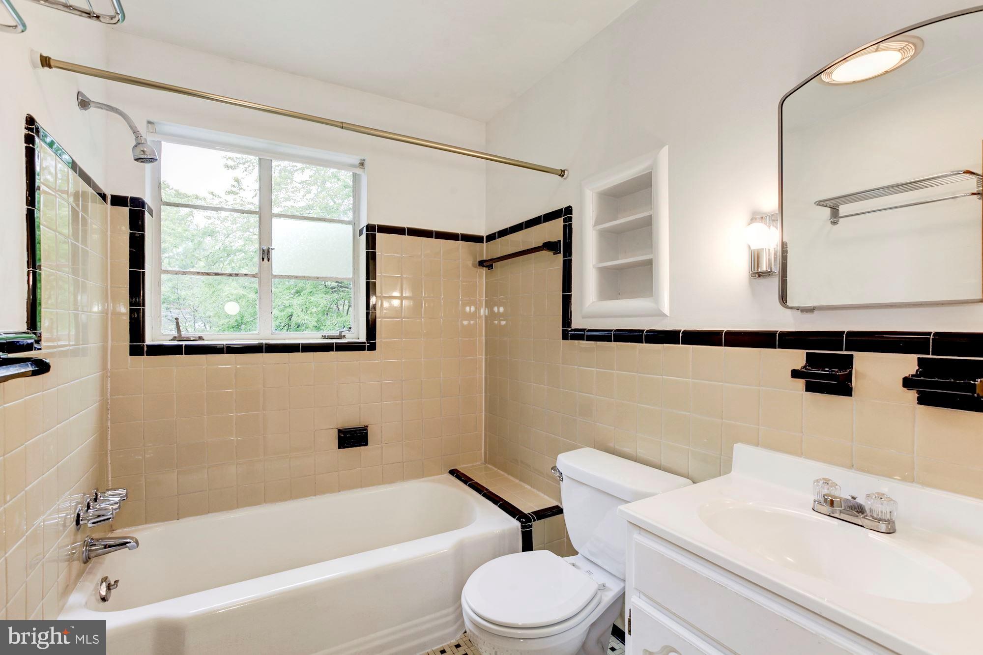 4625 Edgefield Road Bethesda, MD 20814 - Photo 20 of 27 Full bath