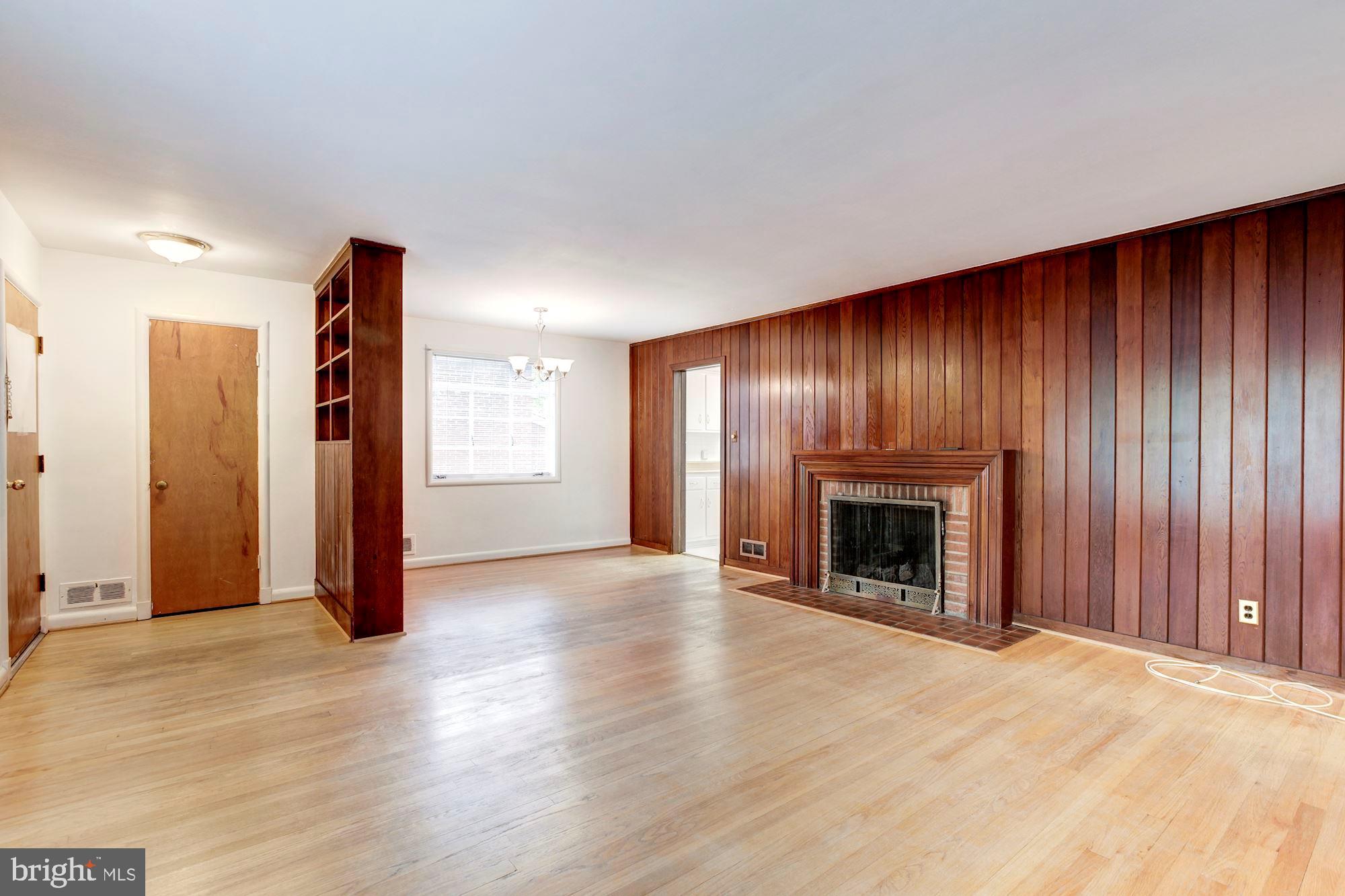 4625 Edgefield Road Bethesda, MD 20814 - Photo 3 of 27 Living area