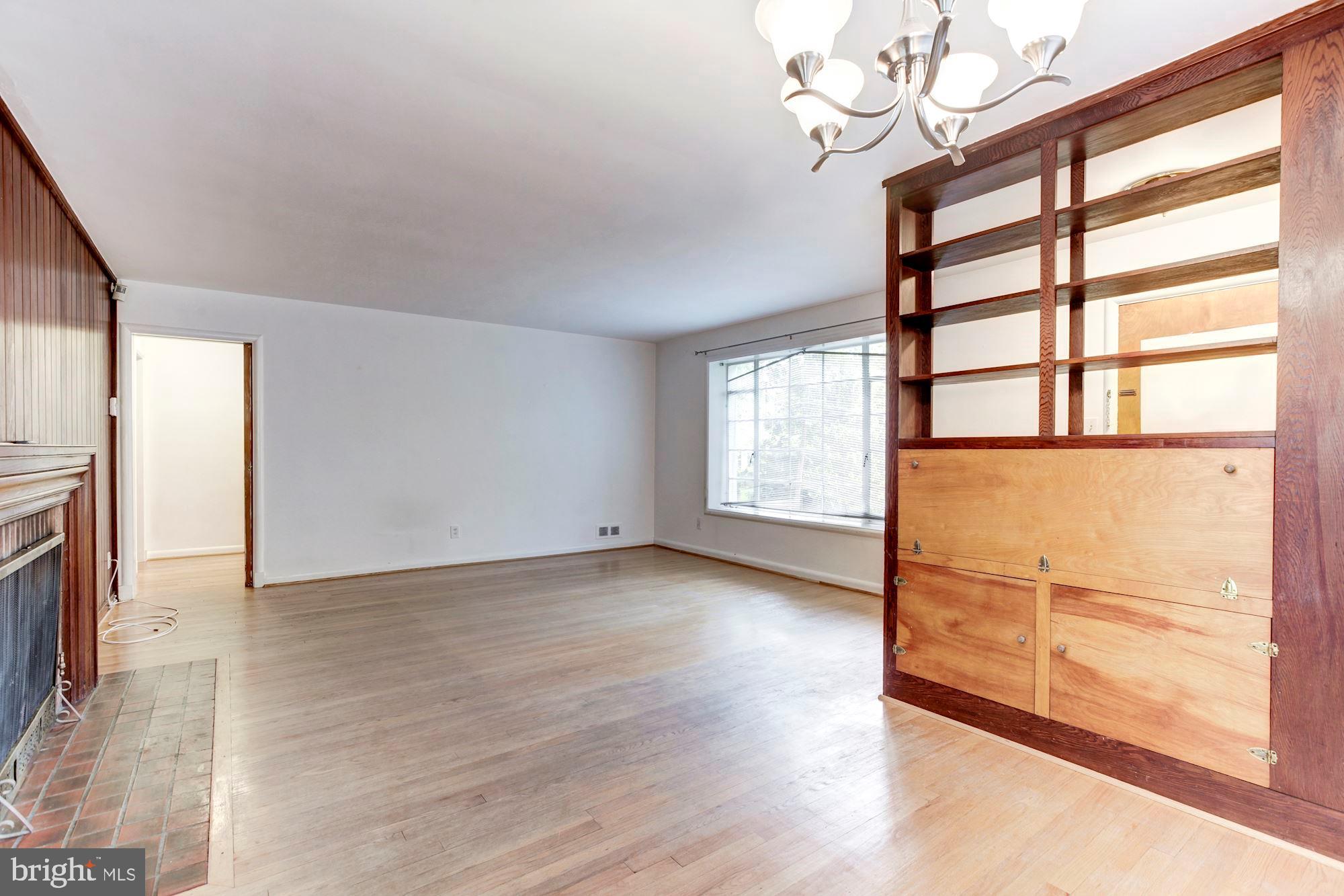 4625 Edgefield Road Bethesda, MD 20814 - Photo 5 of 27 Another interior perspective