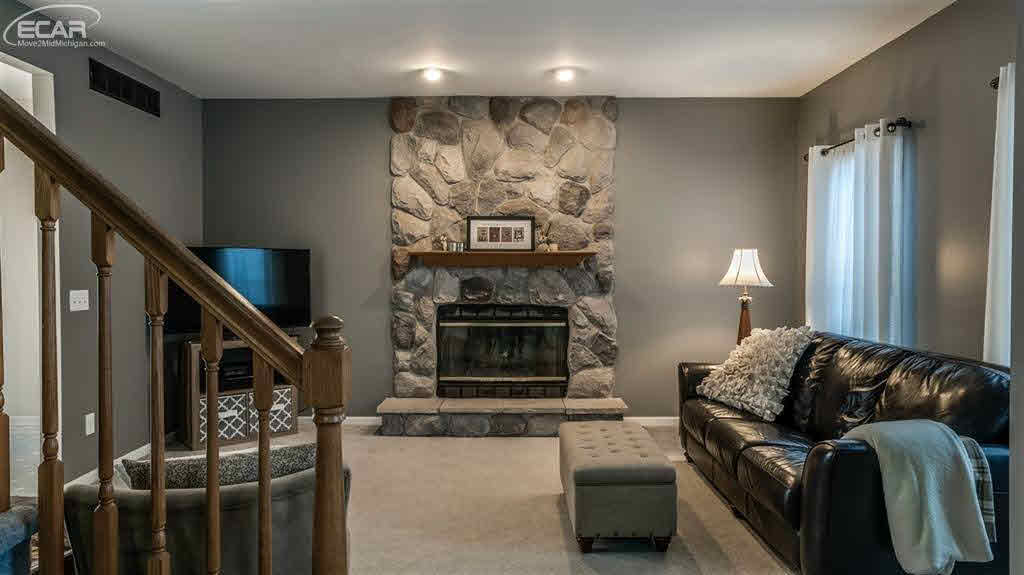 8385 Rustic Trail Linden, MI 48451 - Photo 4 of 34 21412541-3.JPG