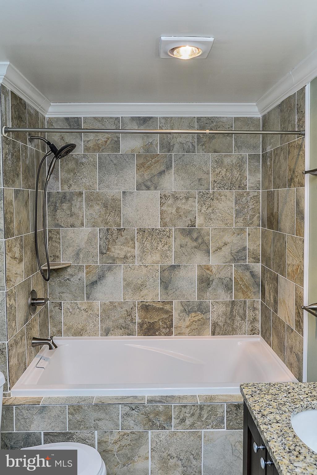 310 Cabin Road Southeast Vienna, VA 22180 - Photo 16 of 27 Bath