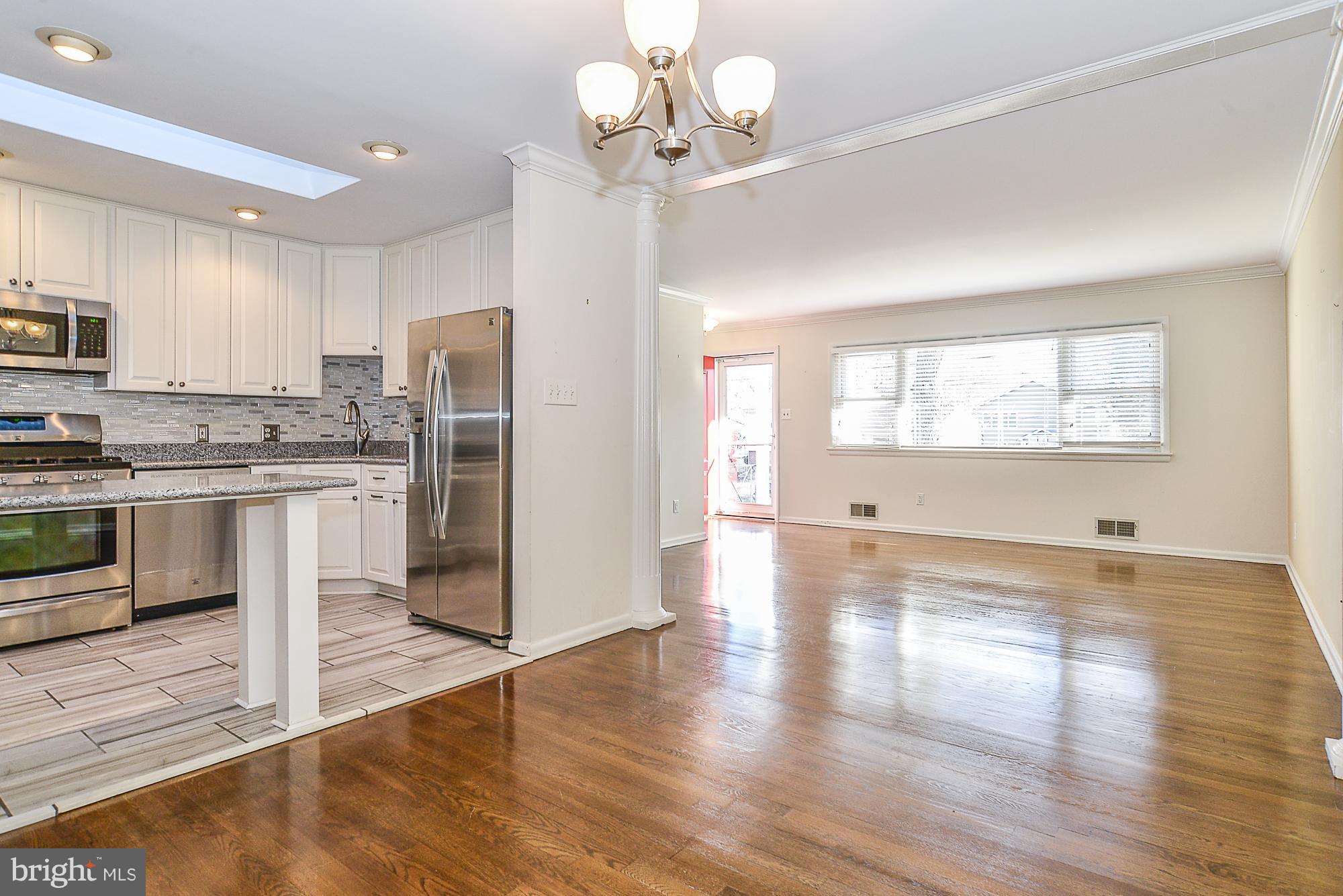 310 Cabin Road Southeast Vienna, VA 22180 - Photo 3 of 27 Interior (General)