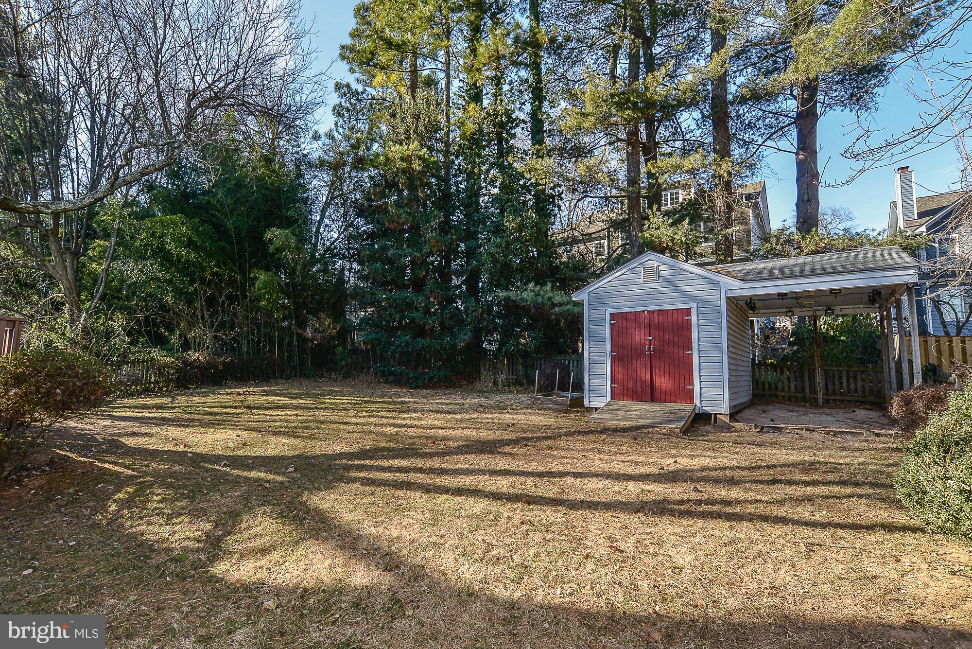 310 Cabin Road Southeast Vienna, VA 22180 - Photo 26 of 27 Exterior (Rear)