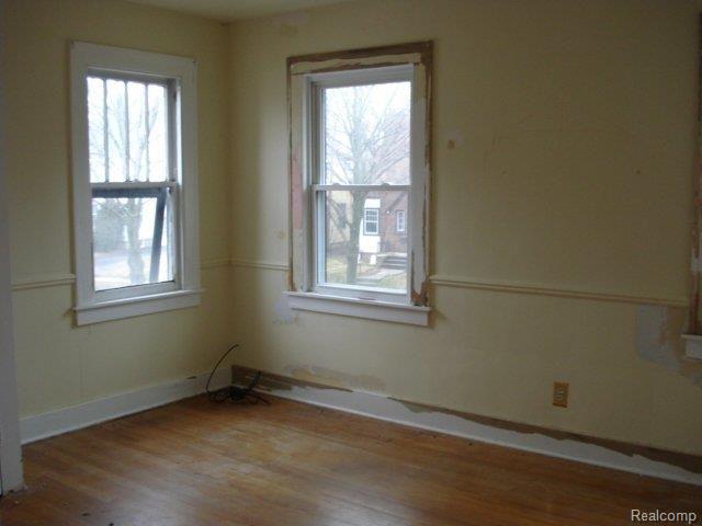 50 Mohawk Road Pontiac, MI 48341 - Photo 3 of 8 50 Mohawk (2)