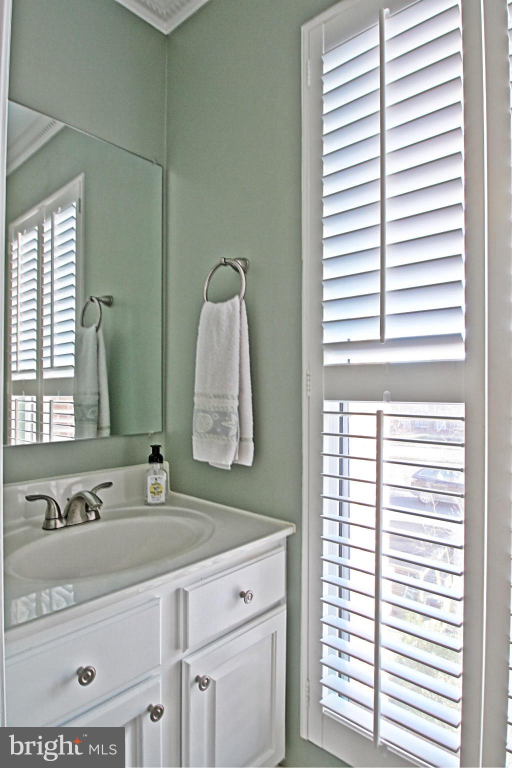 12071 Edgemere Circle Reston, VA 20190 - Photo 14 of 30 Powder Room