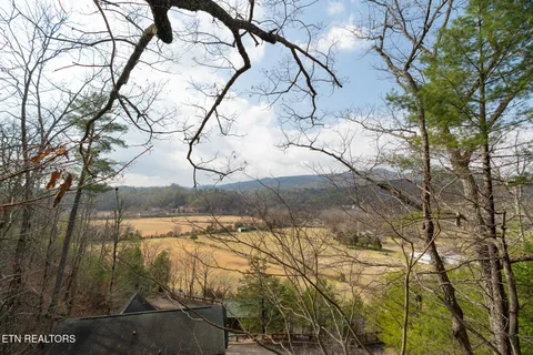 $945,000 | 1734 Summit View Way, Pigeon Forge, TN 37862