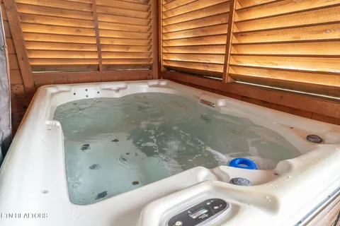 $945,000 | 1734 Summit View Way, Pigeon Forge, TN 37862