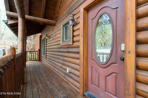 $945,000 | 1734 Summit View Way, Pigeon Forge, TN 37862