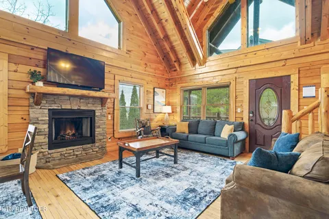 $945,000 | 1734 Summit View Way, Pigeon Forge, TN 37862