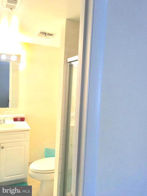 18736 Walkers Choice Road, Unit 4 Gaithersburg, MD 20886 - Photo 12 of 30 bath