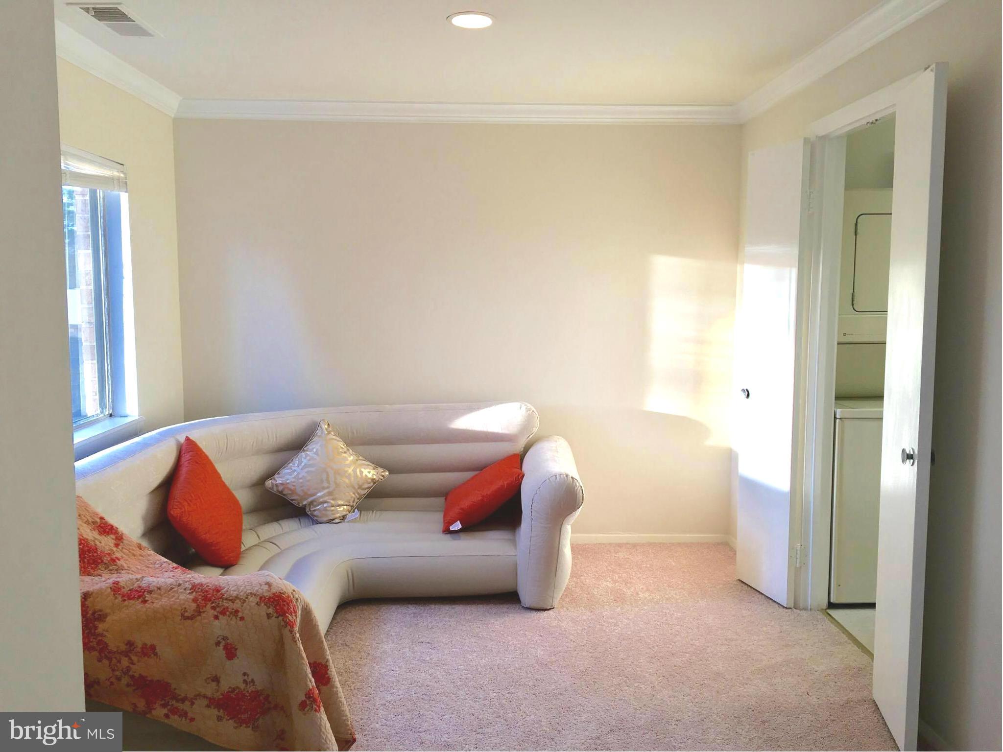 18736 Walkers Choice Road, Unit 4 Gaithersburg, MD 20886 - Photo 18 of 30 Family Room