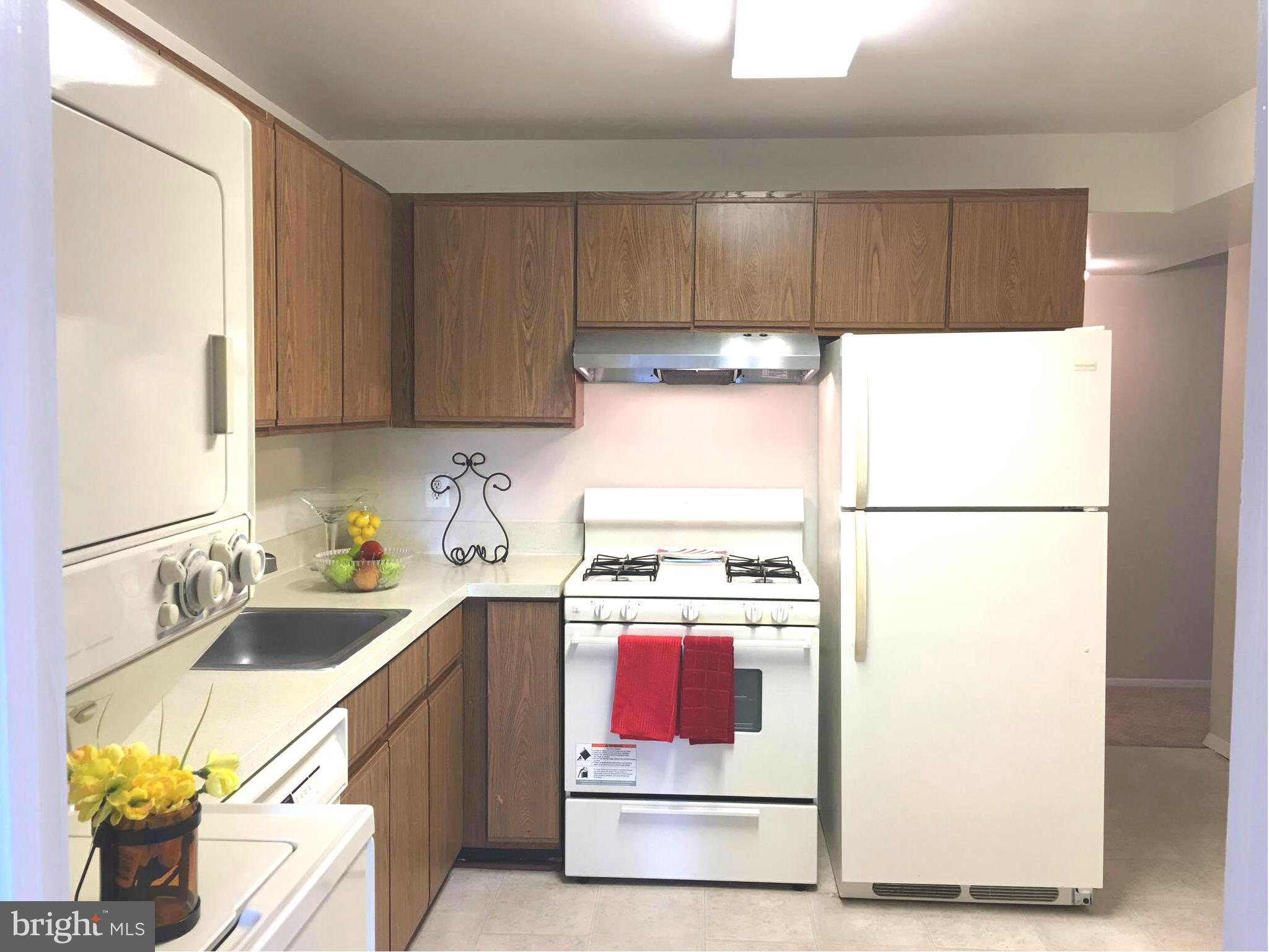 18736 Walkers Choice Road, Unit 4 Gaithersburg, MD 20886 - Photo 21 of 30 Kitchen/eat in