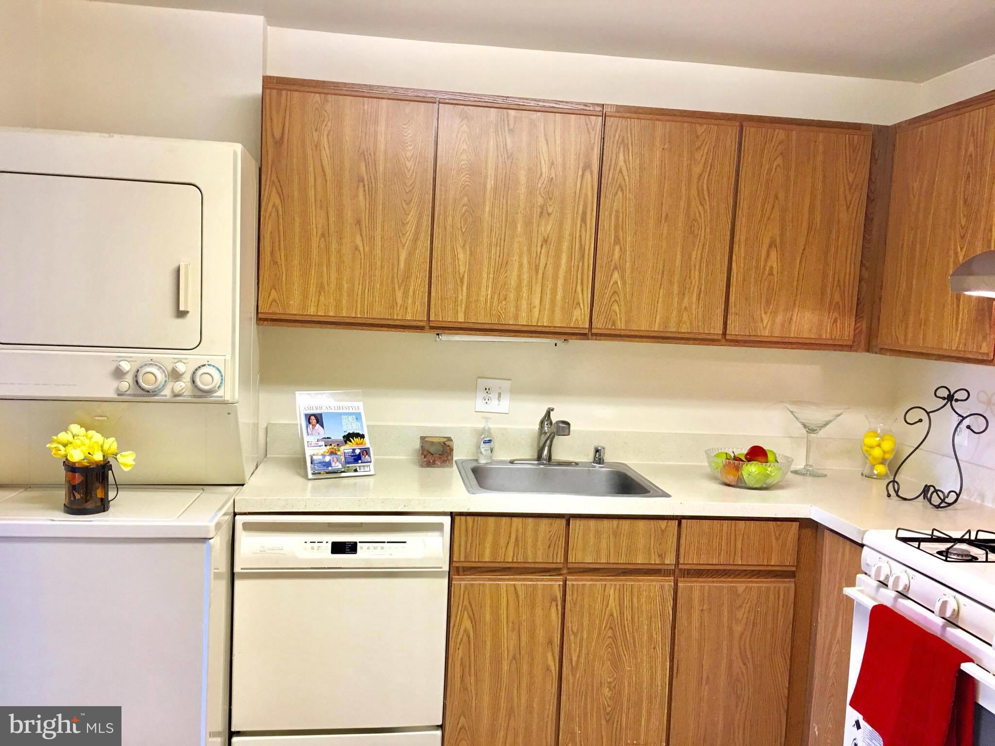 18736 Walkers Choice Road, Unit 4 Gaithersburg, MD 20886 - Photo 23 of 30 Kitchen
