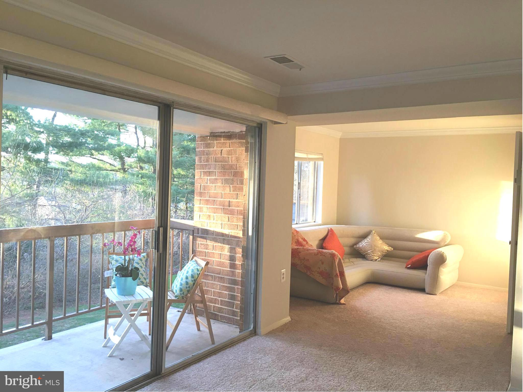 18736 Walkers Choice Road, Unit 4 Gaithersburg, MD 20886 - Photo 9 of 30 Porch