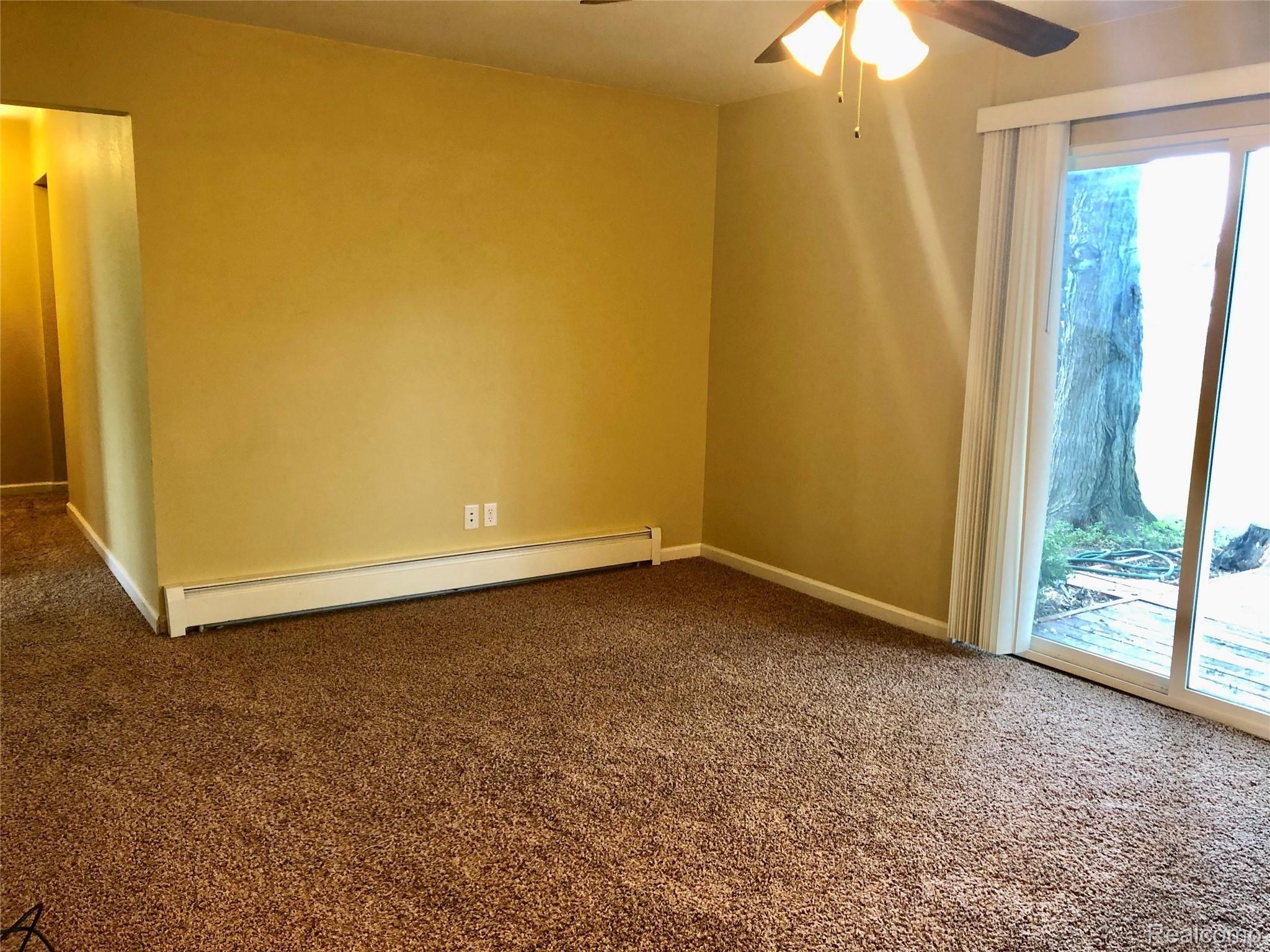 2095 Covert Road Burton, MI 48509 - Photo 12 of 38 Family Room