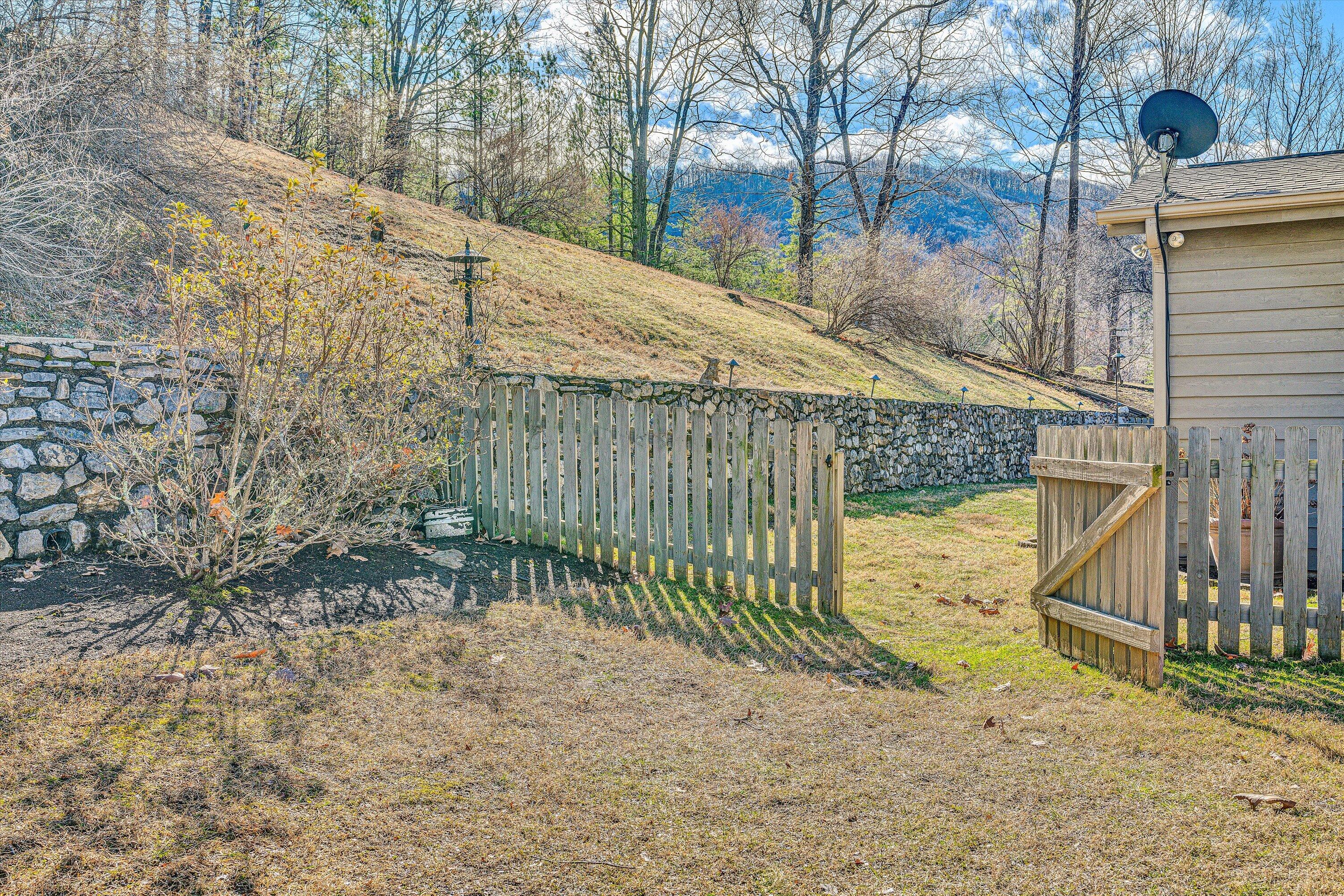 29 Serenity Lane Blue Ridge, VA 24064 - Photo 41 of 81 40-SGM-05886