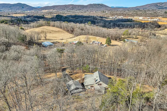 $559,950 | 29 Serenity Lane, Blue Ridge, VA 24064
