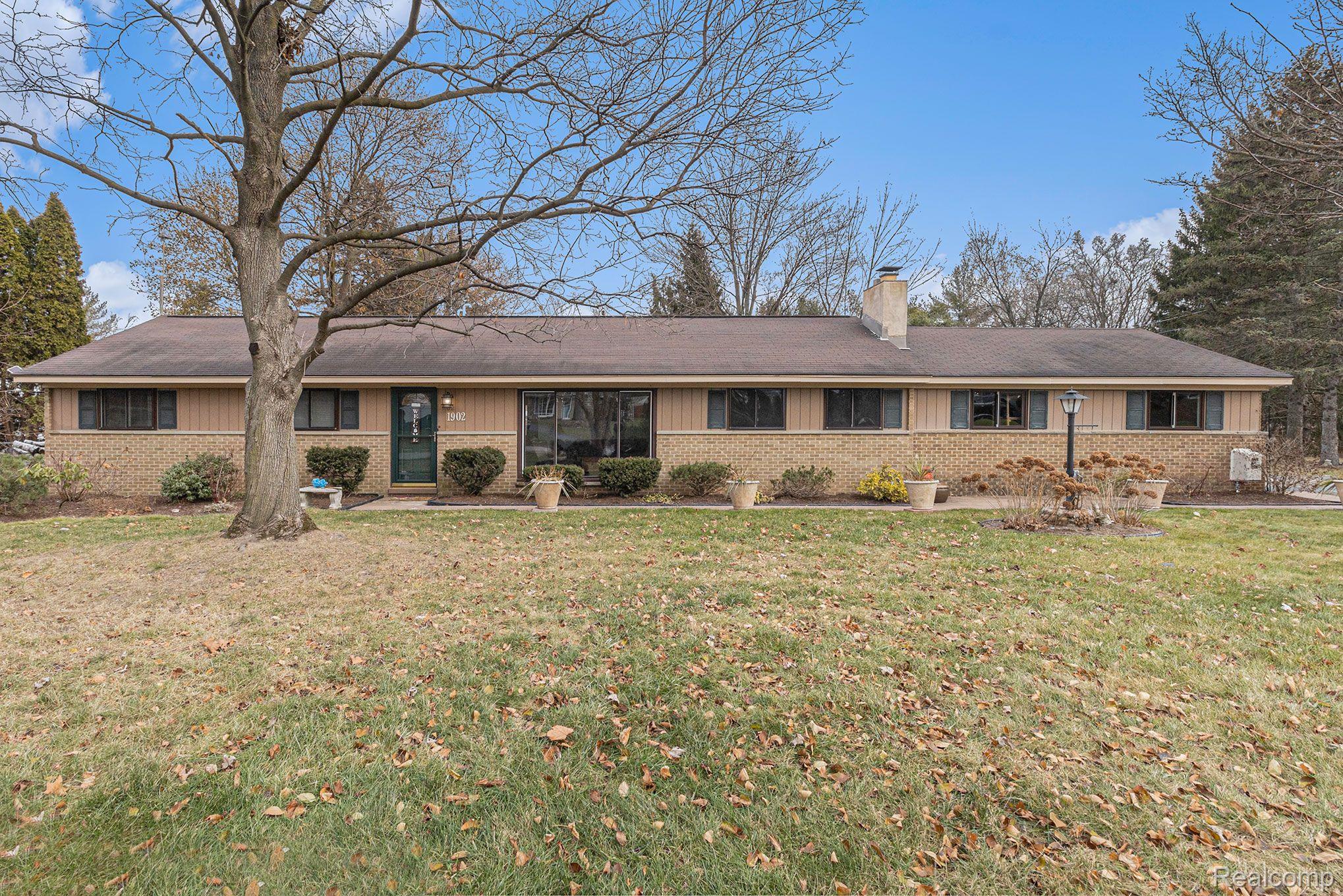 1902 Dawn Ridge Road Walled Lake, MI 48390 - Photo 36 of 39 Gallery Image 36