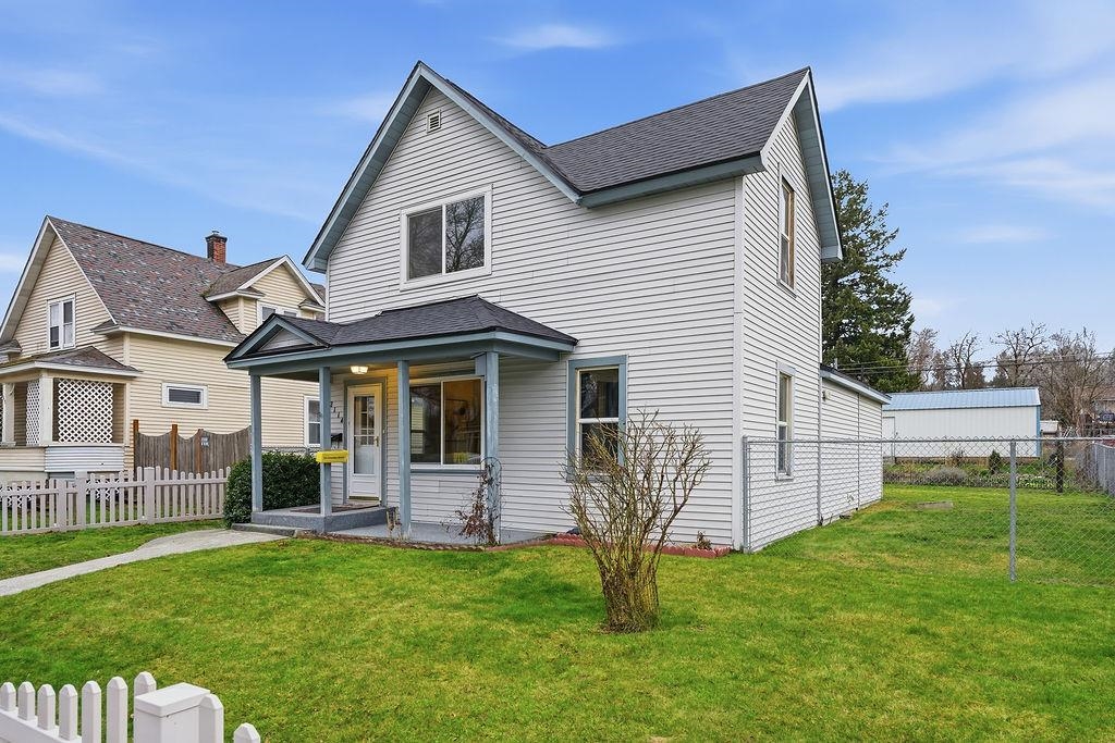 2114 East 4th Avenue Spokane, WA 99202 - Photo 2 of 31