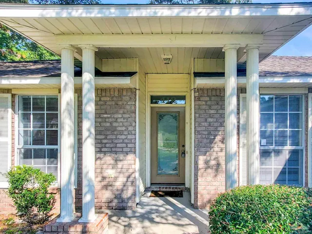 $2,200 | 412 Bay Oaks Drive, Pensacola, FL 32506