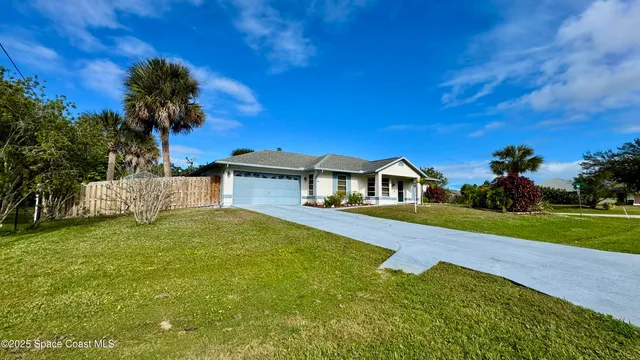 $349,900 | 175 Chaloupe Terrace, Sebastian, FL 32958