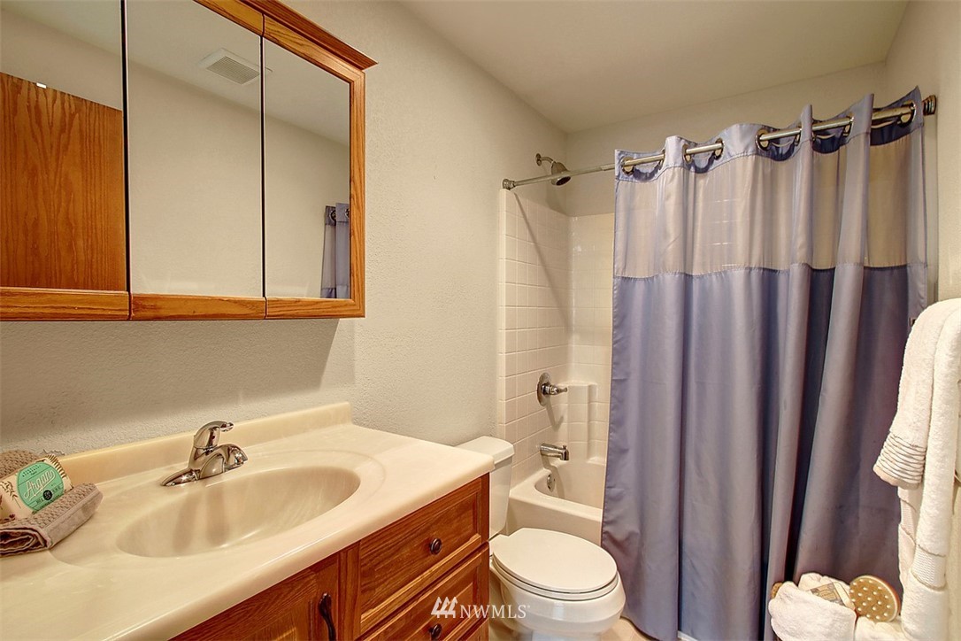 2406 241st Street Southeast Bothell, WA 98021 - Photo 13 of 22